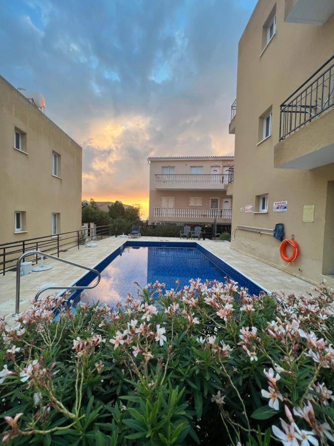 Hillview Apartment Peyia Dış mekan fotoğraf