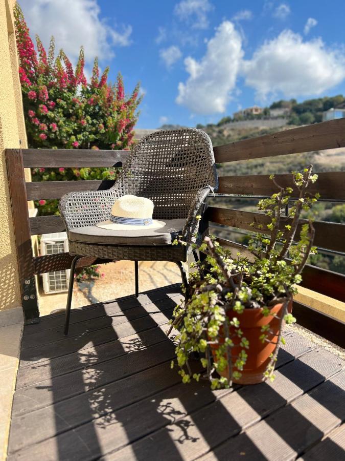 Hillview Apartment Peyia Dış mekan fotoğraf