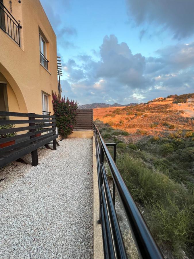 Hillview Apartment Peyia Dış mekan fotoğraf