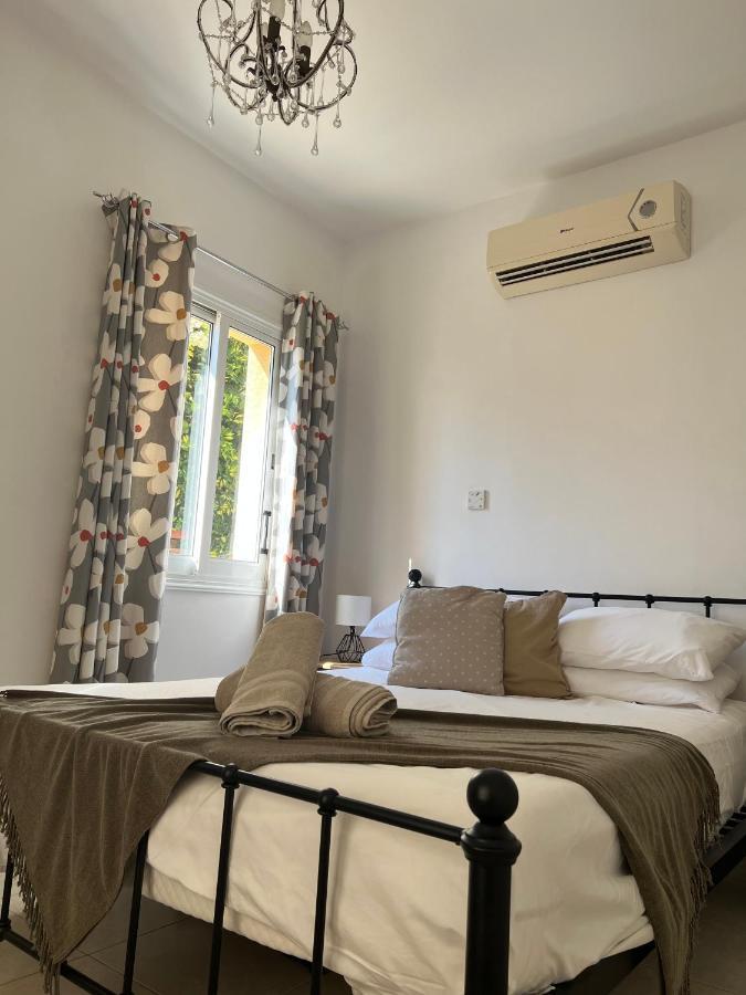Hillview Apartment Peyia Dış mekan fotoğraf