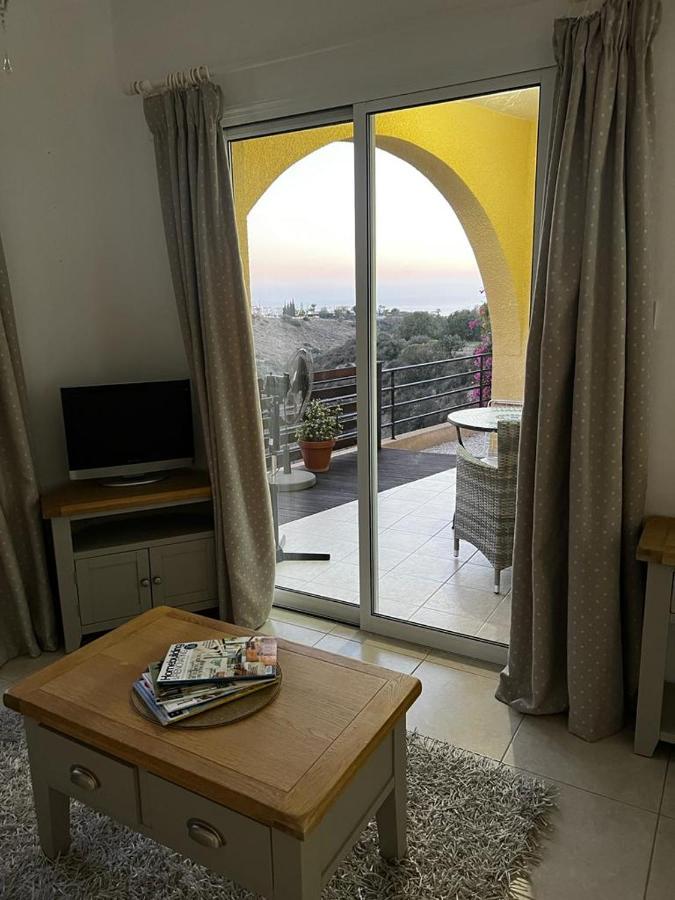 Hillview Apartment Peyia Dış mekan fotoğraf