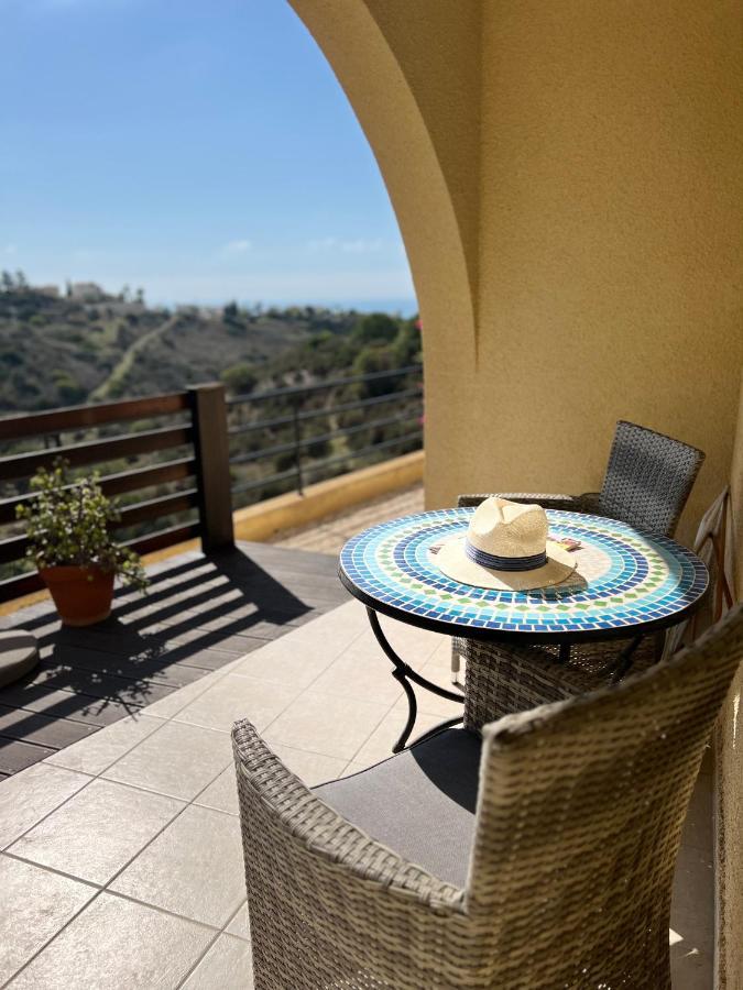 Hillview Apartment Peyia Dış mekan fotoğraf